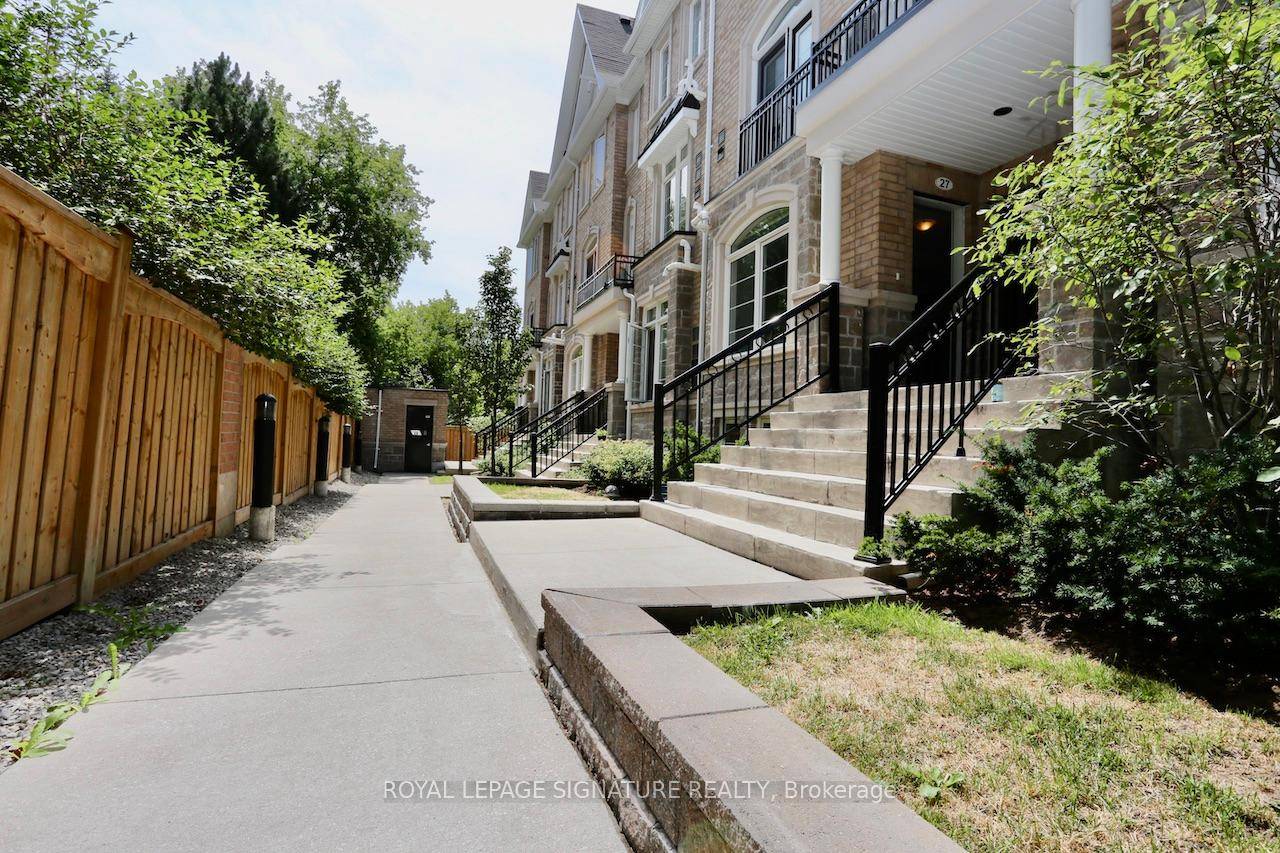 Client remarks Welcome to Unit 27 at 39 Drewry Ave, a modern townhome offering urban convenience near Yonge Finch.