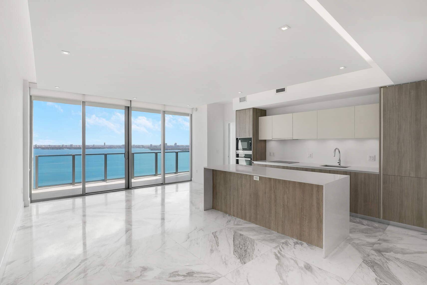 Breathtaking 2 bed, 2. 5 bath located on the 27th floor of Biscayne Beach.