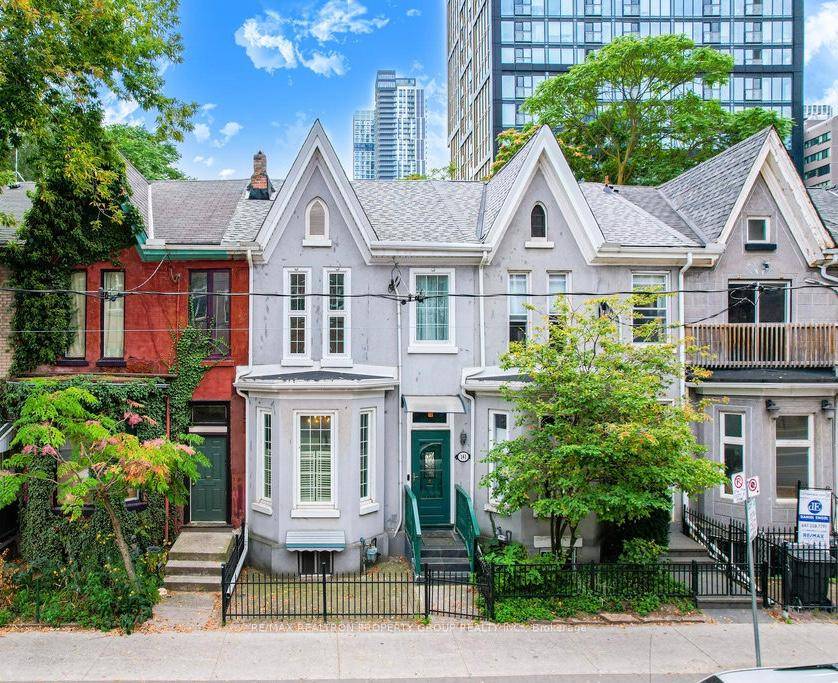 Discover the Heart of Downtown Toronto at 141 Gerrard St.