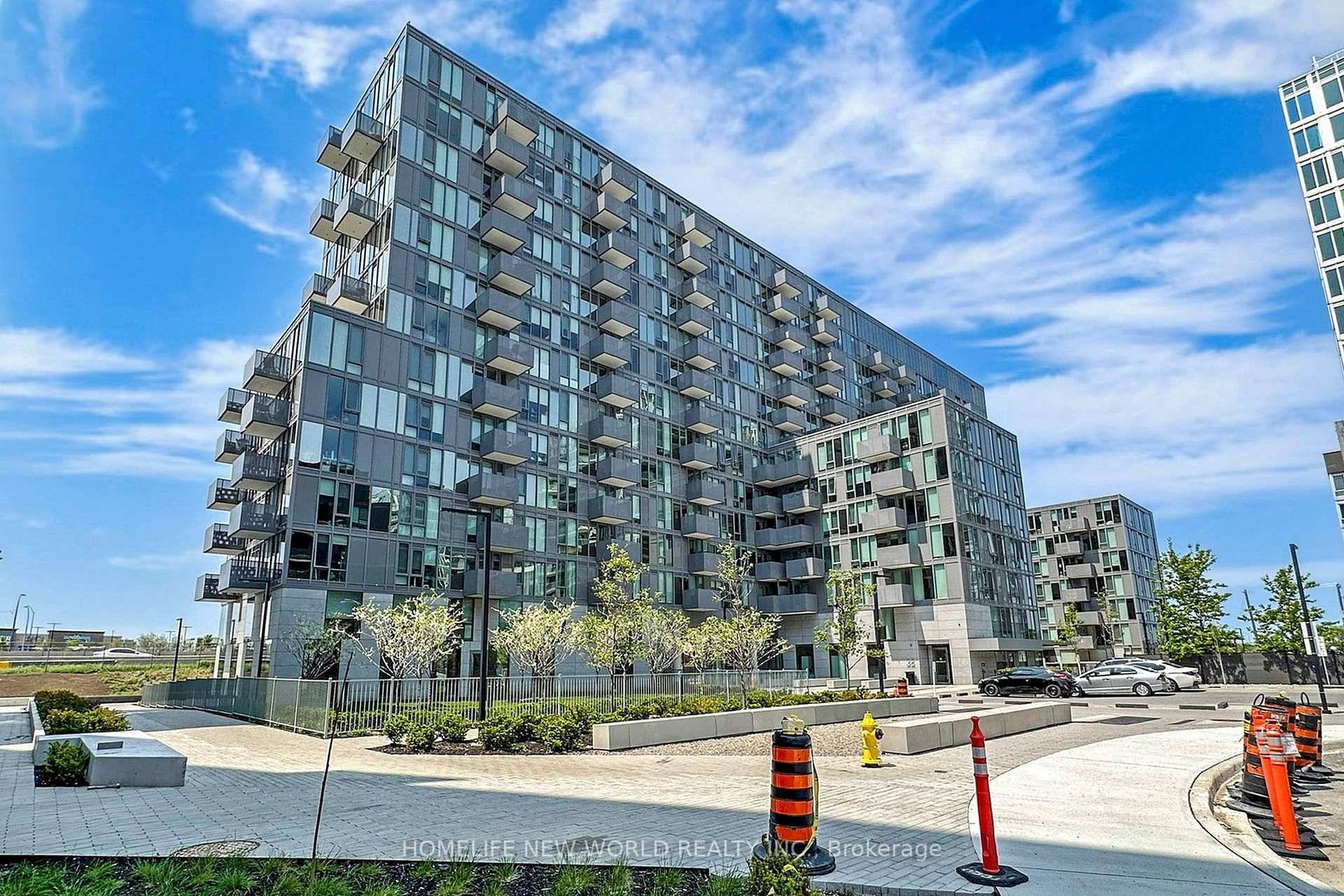 Welcome to this stylish and modern 1 1 bedroom, 1 bathroom condo in the heart of North York !