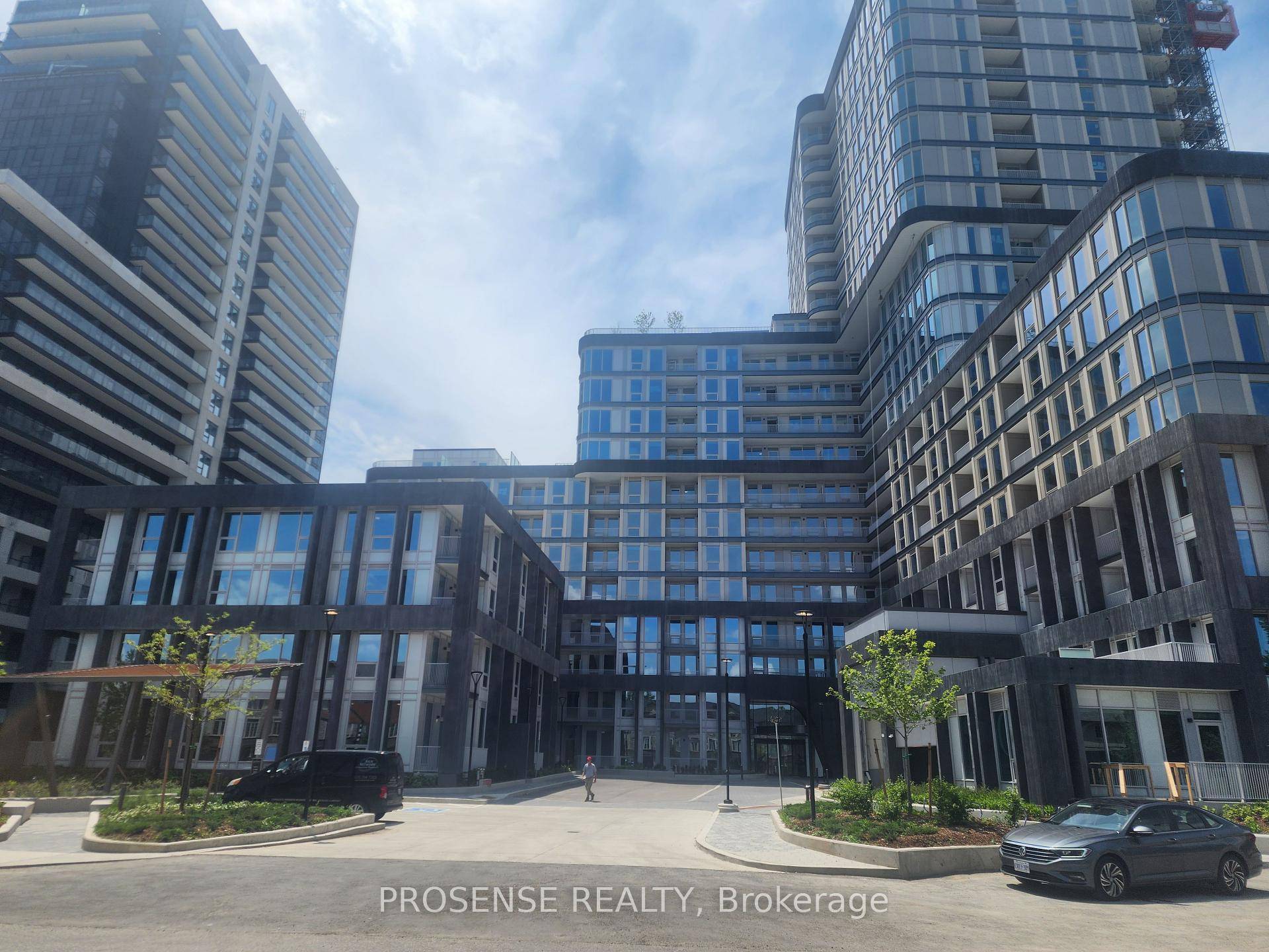 Prime Location, Brand New Luxury 1 bedroom condo with 10 foot high Ceilings !