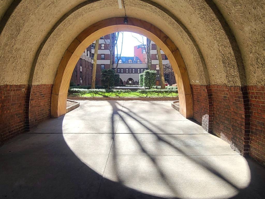 This sun flooded sprawling two bedroom residence in Downtown Art Deco building has just been tastefully renovated and is absolutely stunning !