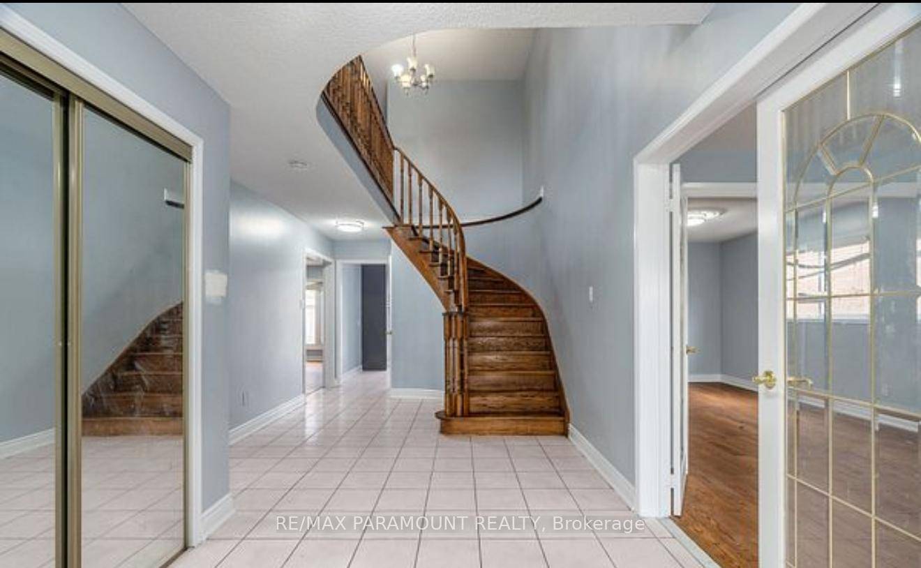 Client RemarksClient RemarksAbsolutely Stunning Home offering unparalleled natural beauty Situated In Brampton 4 Bedroom Detached Home with Great Size Living Dining.