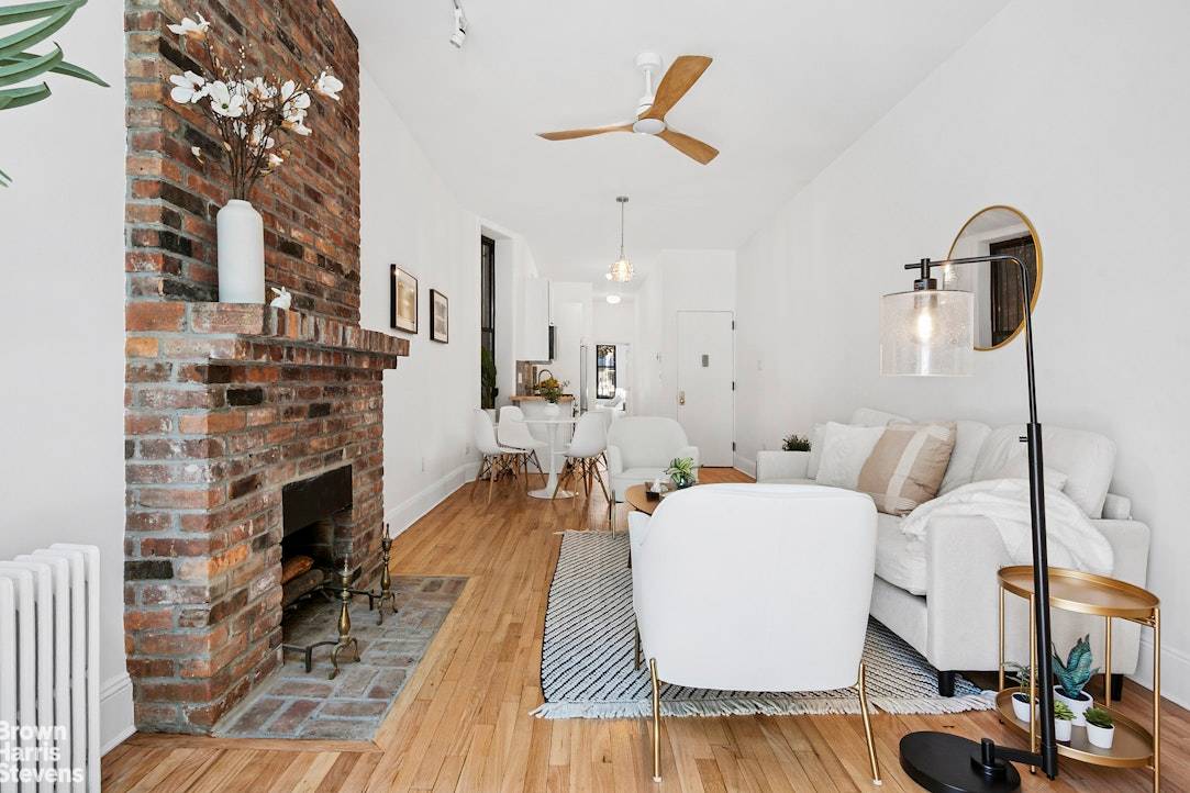 This inviting one bedroom with a deck and garden is brimming with pre war character and is a rare find that ticks every box !