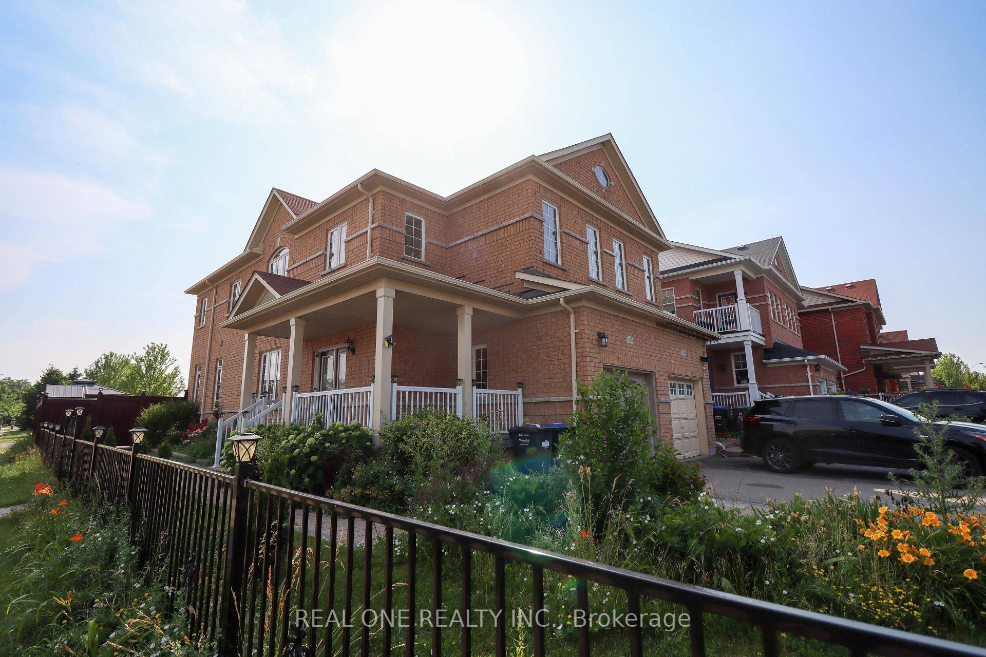 Stunning Spacious Semi Detached in High Demand Area, Back To Park.