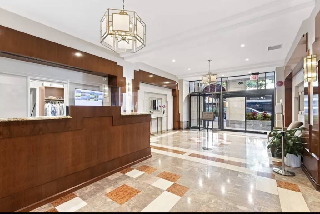 Nestled on a peaceful dead end street, this one bedroom, one bathroom unit offers exceptional privacy and tranquility.