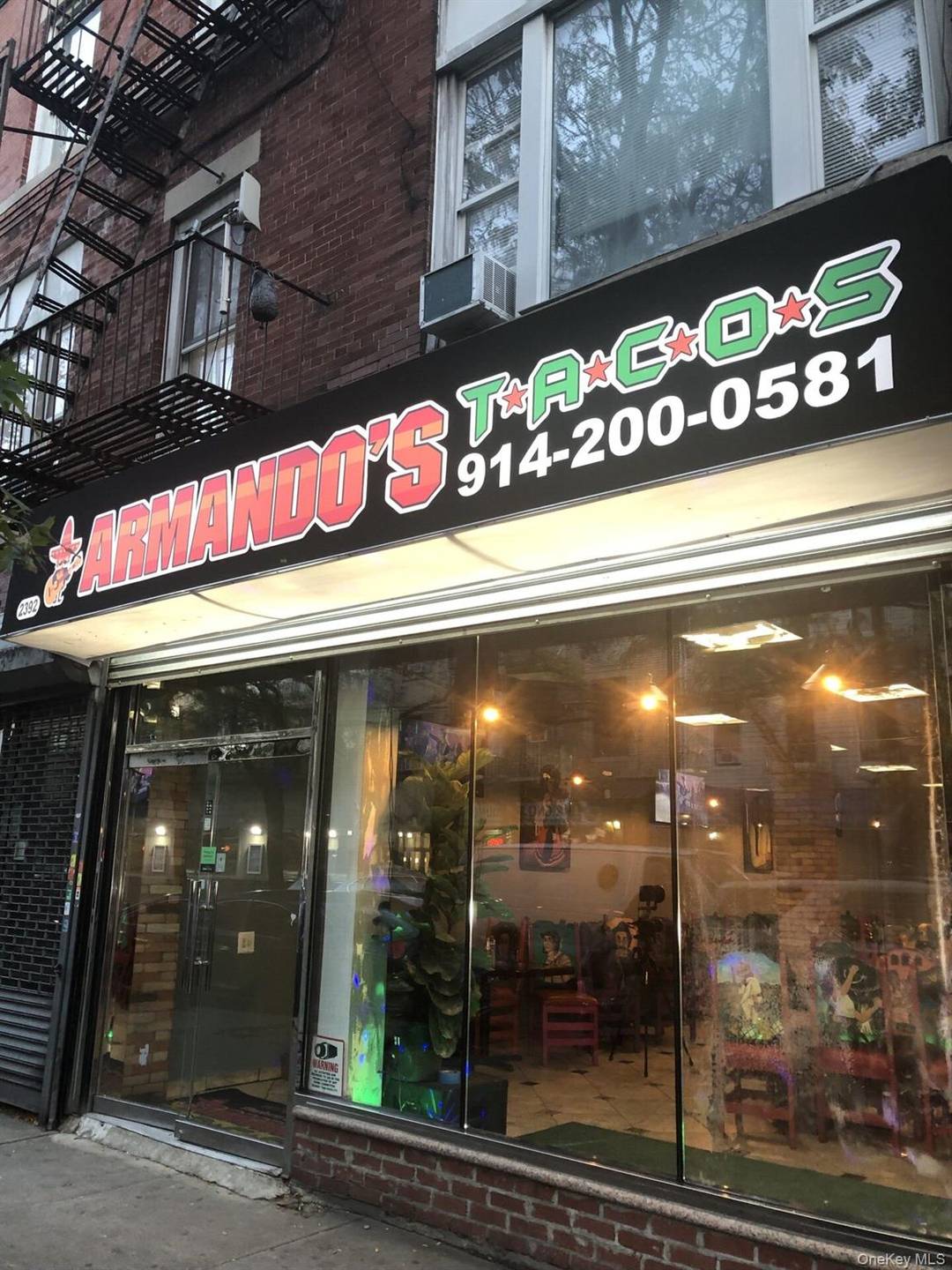 STORE FOR RENT PREVIOUSLY RESTAURANT 3 Generation Restaurant Space.