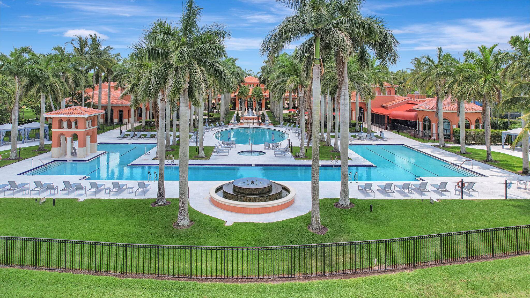 Elegant Lakefront 2 Bed, 2.