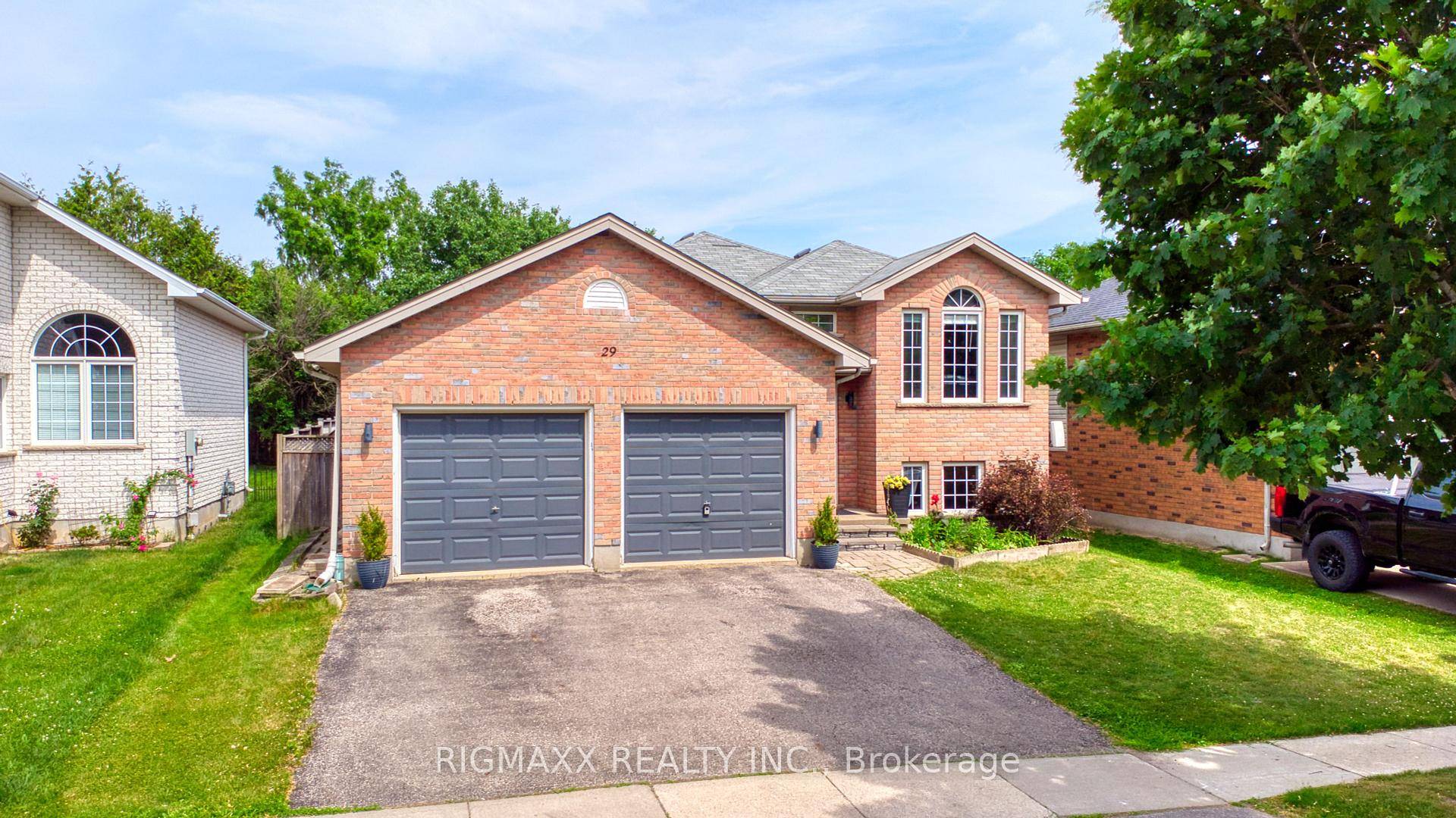 Stunning 2 3 Bedroom Bungalow Raised in sought after community in Northern St.