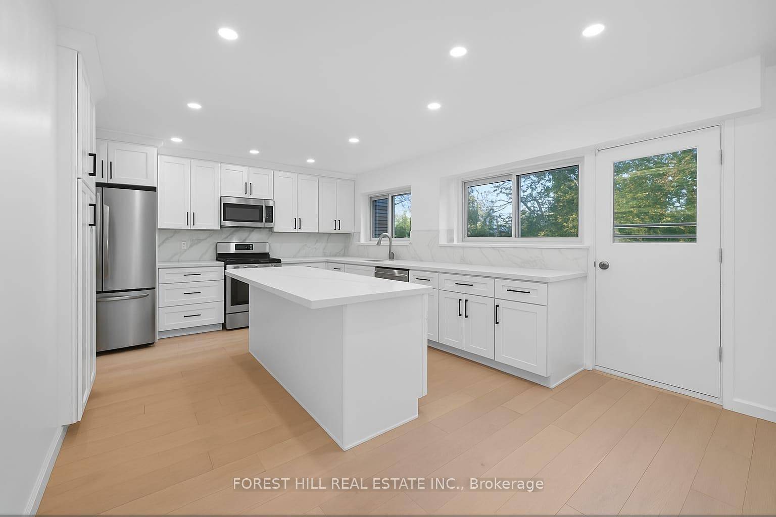 Fully Renovated from Top to Bottom in Bathurst Manor !