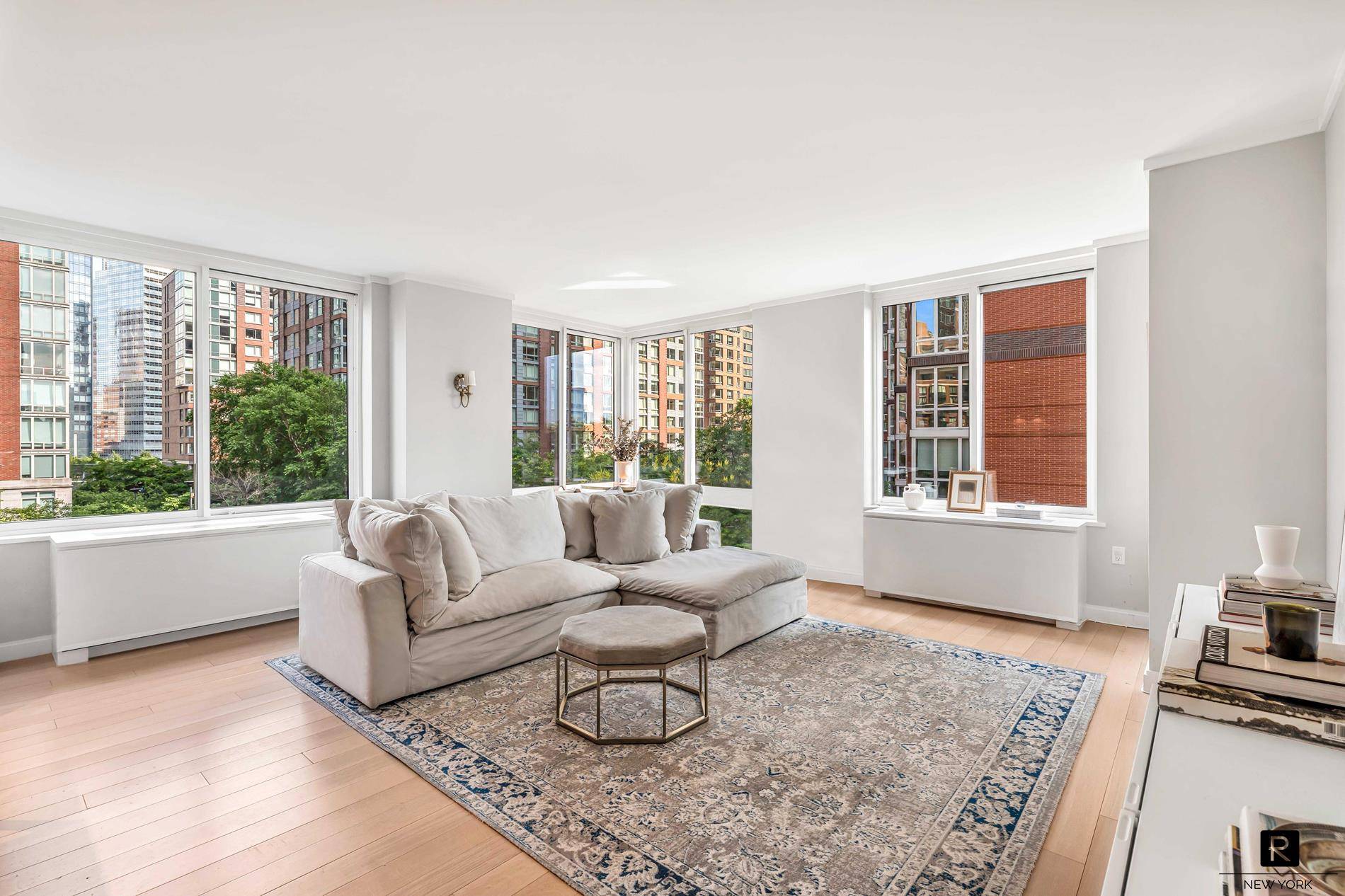 Welcome home to Residence 4B at River and Warren.
