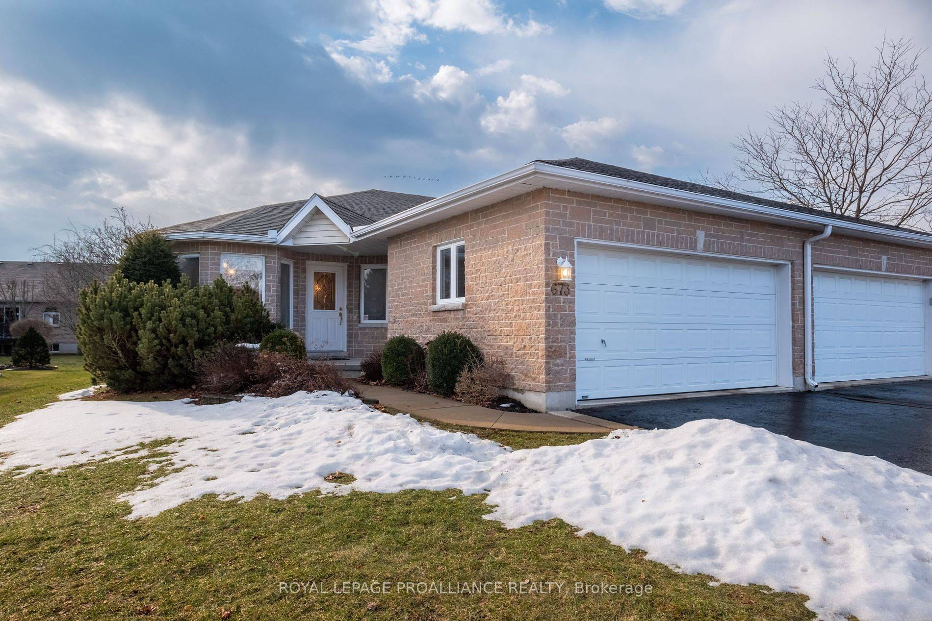 Welcome home to this hard to come by semi detached Empress Model in the sought after adult lifestyle community of Pine Hill Estates.