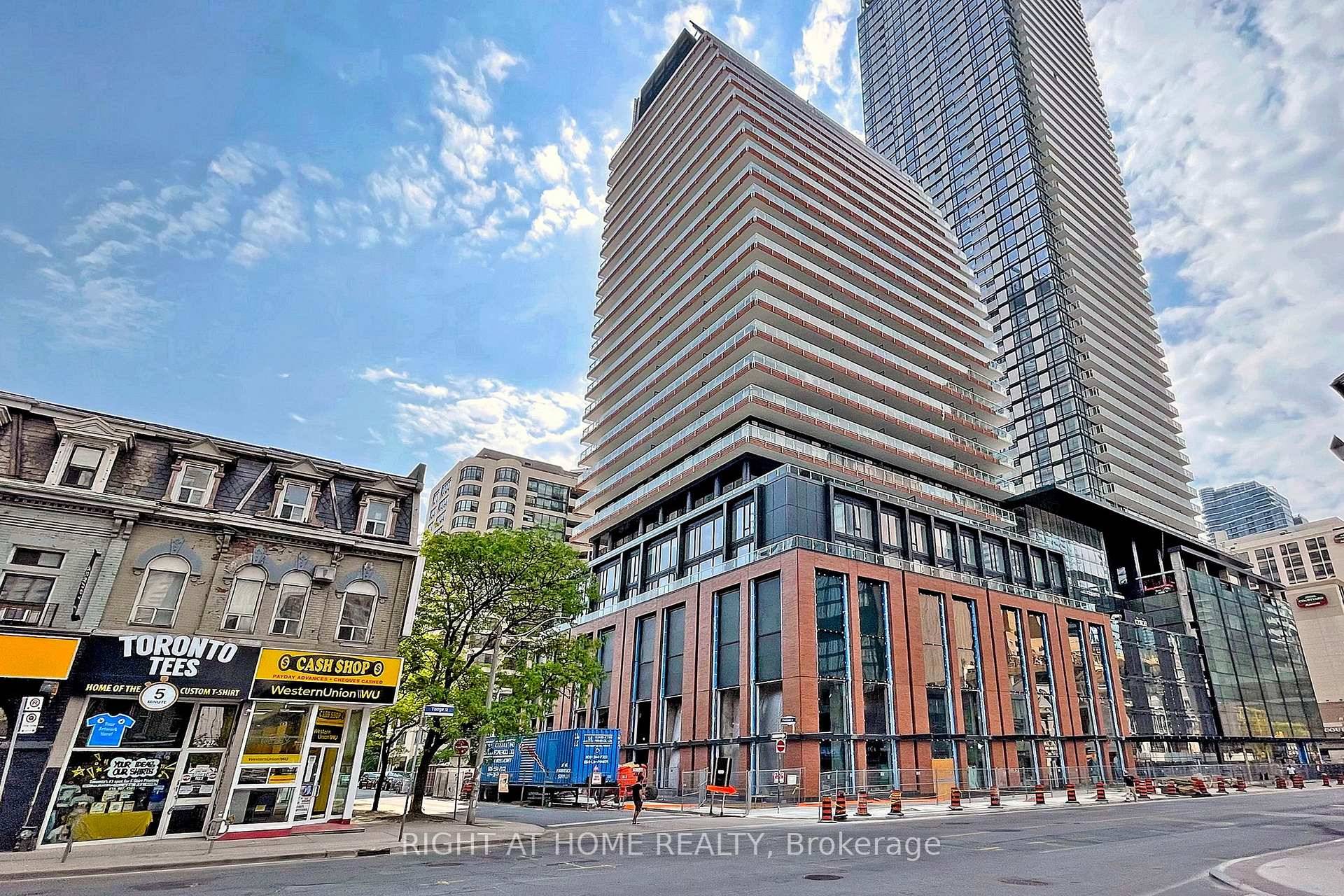 Location Location ! ! Only 2 Year Old 1 Den Condo Apt In The Gorgeous Teahouse Lofts On Yonge St In The Heart Of Downtown Toronto.