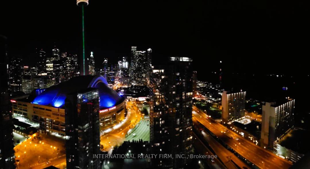 Luxury Life In Fully Furnished Condo In Heart Of Downtown Toronto, Highly Popular Harbour View Estate Building, Be Part Of The City Skyline !