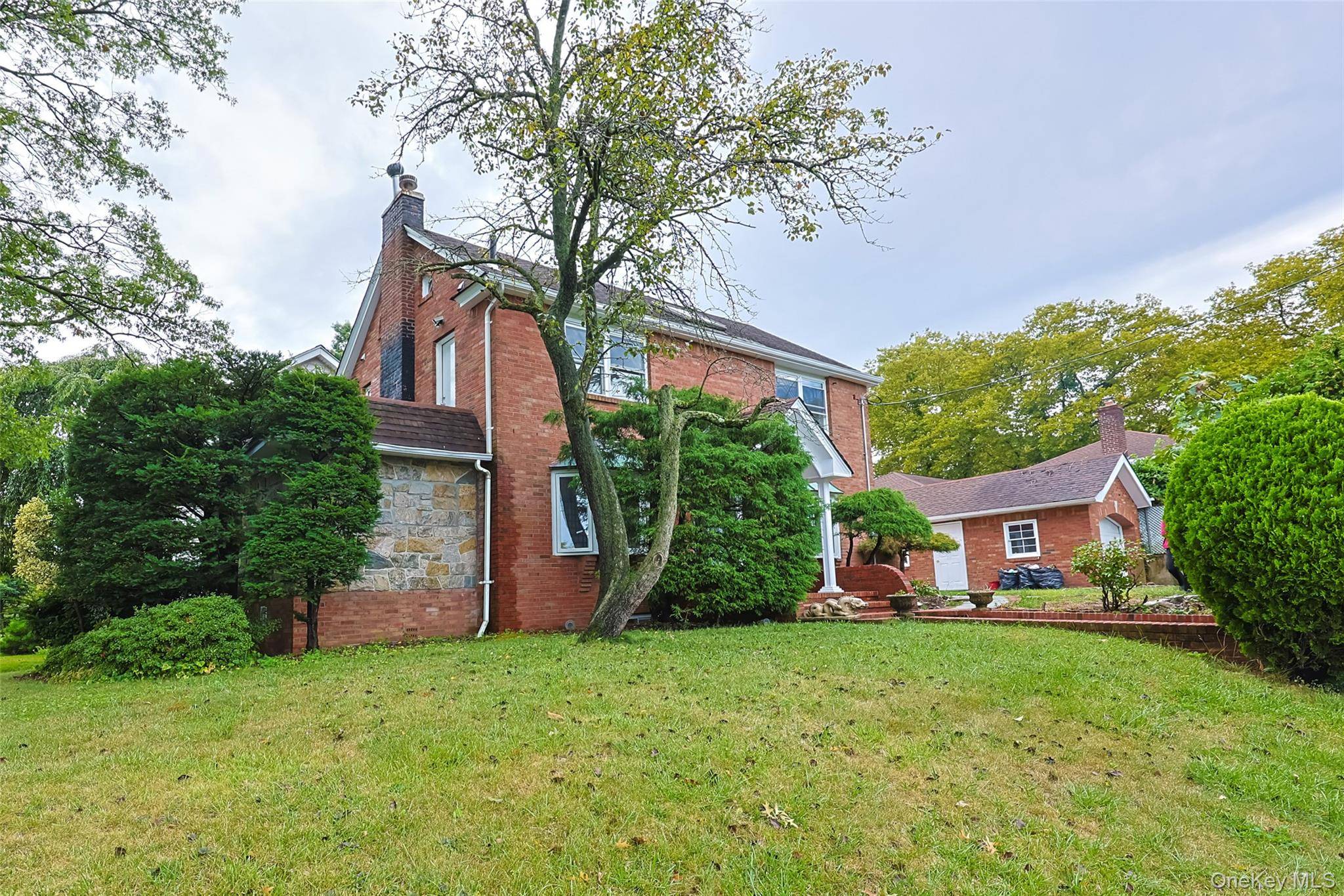 North Flushing All Brick Detached Fully Renovated House Sitting on a lot of approx.