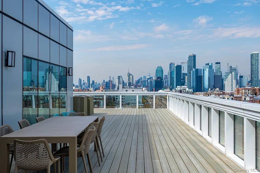 Welcome to Sunnyside Arcadia, a brand new luxury development in the heart of Sunnyside, Queens.