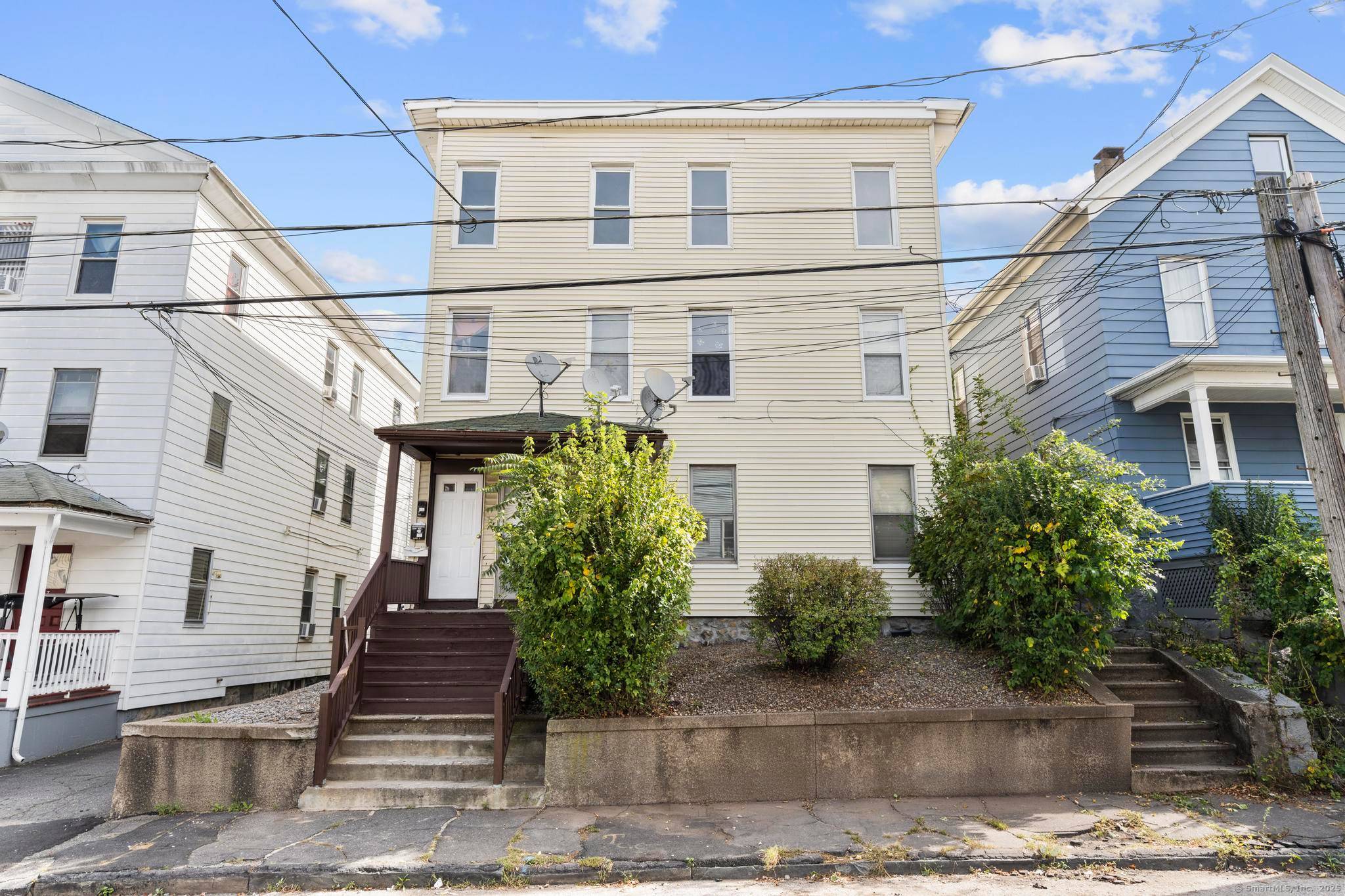 Amazing opportunity in Waterbury's South End neighborhood ideal for owner occupants or investors !