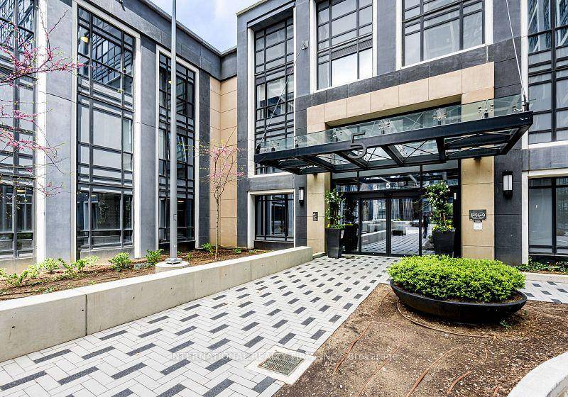 Room Share in Luxury 2 Bedroom Condo Tridel Built Bloor Promenade.