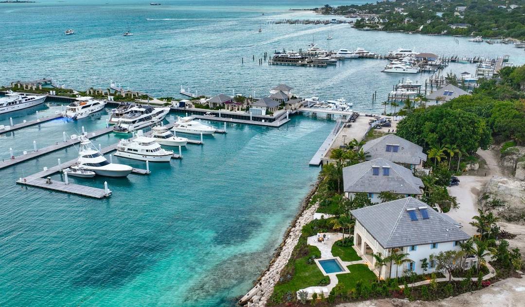 BRILAND CLUB & MARINA Condo Harbour-Island Eleuthera