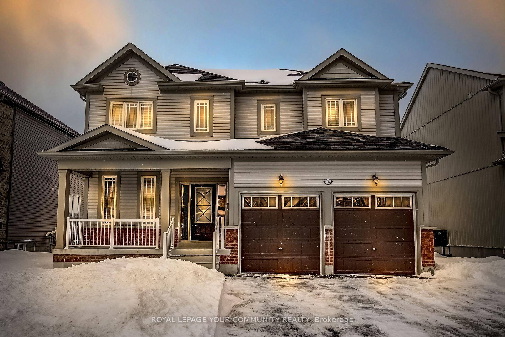 Welcome To 16 Don Hadden Cres !