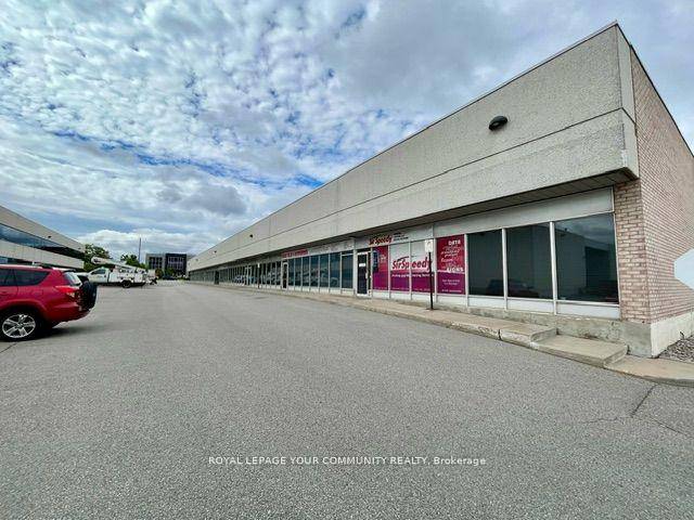PRIME Location, Industrial Commercial Space End Unit.