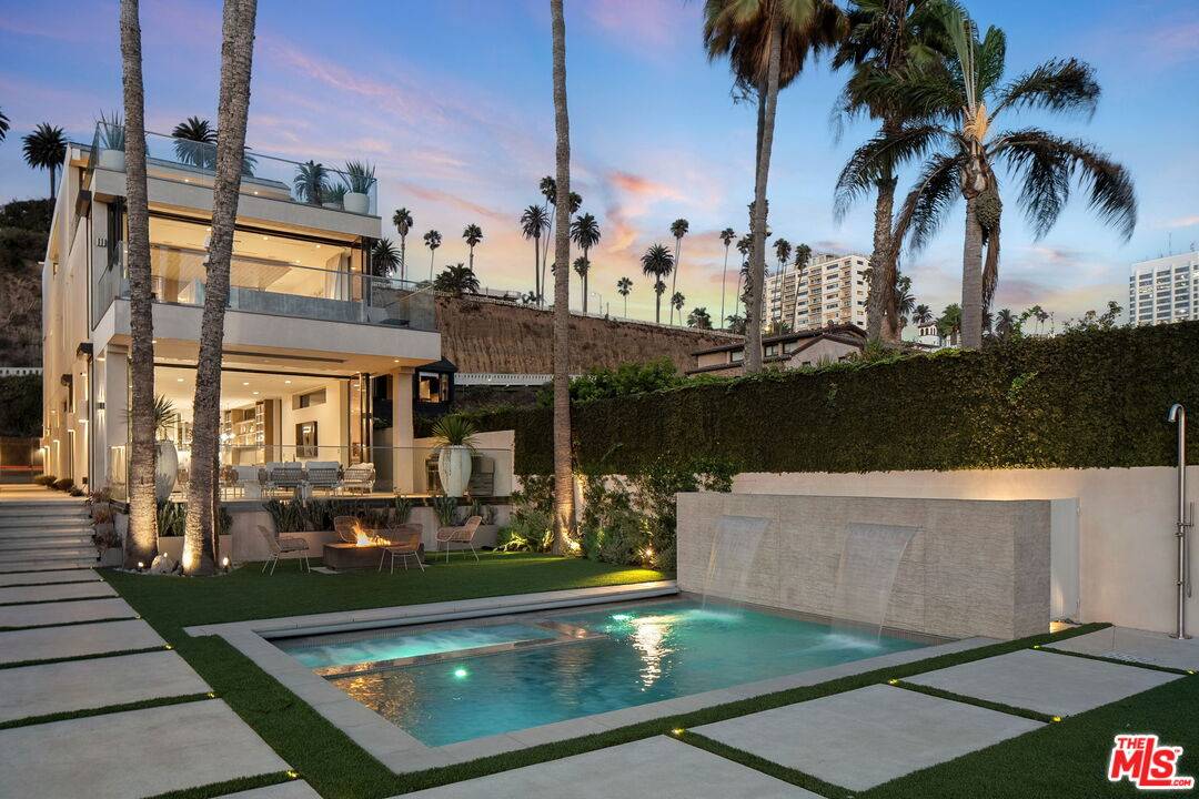 940 Palisades Beach Rd 4BR Santa Monica La