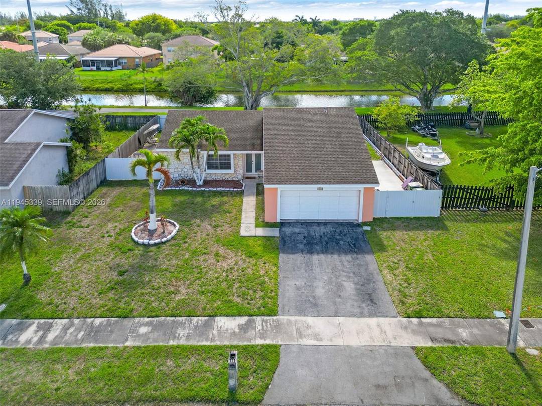 Welcome to this comfortable single family home located in one of the most family oriented communities in Homestead.