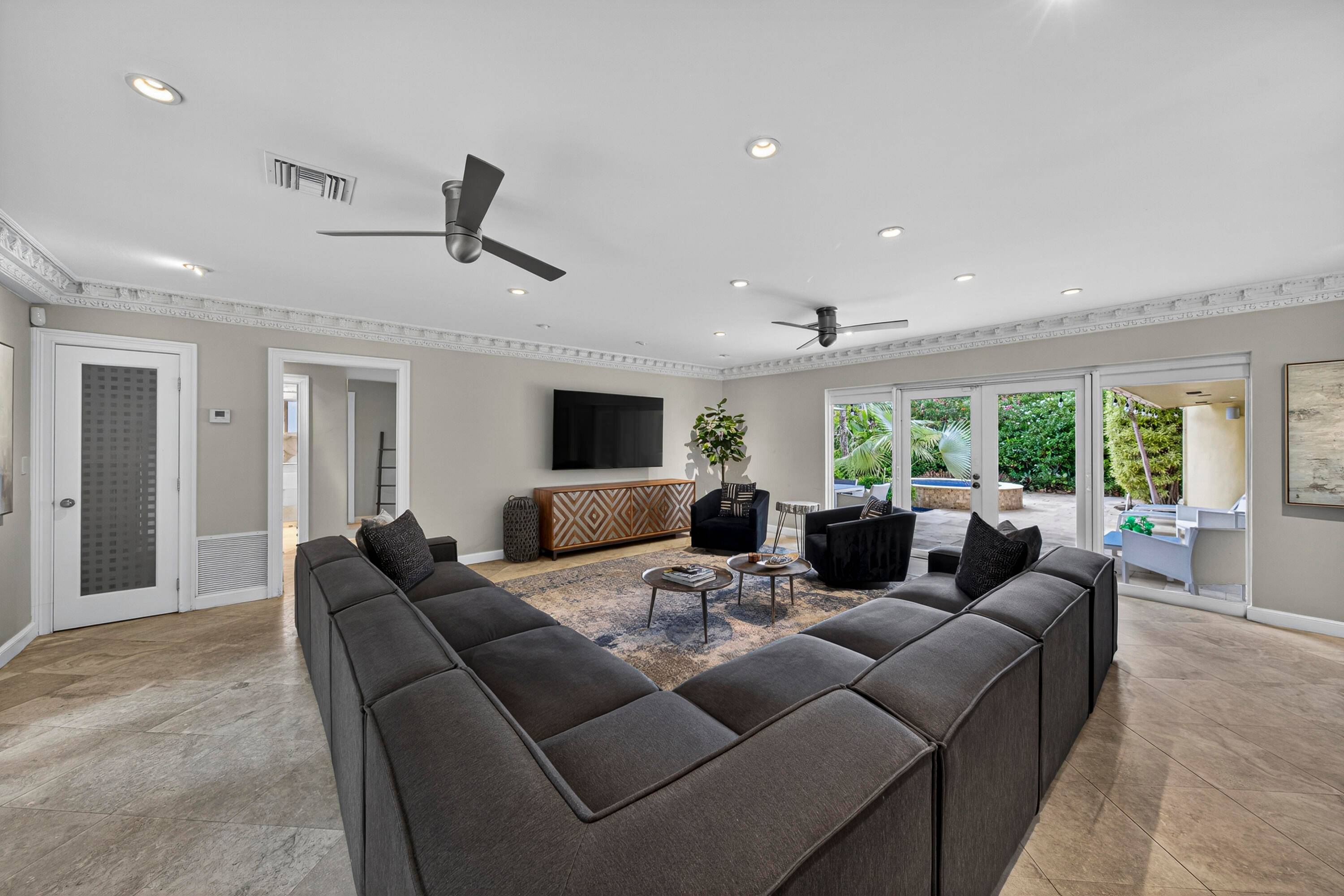 Discover this tropical paradise hidden gem in the heart of Fort Lauderdale.