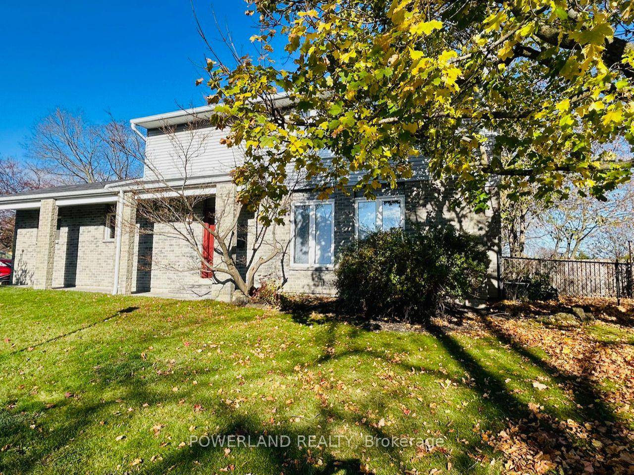 Beautiful family sized home located on a tree lined street in a quiet family neighborhood in desirable Aurora Highlands !
