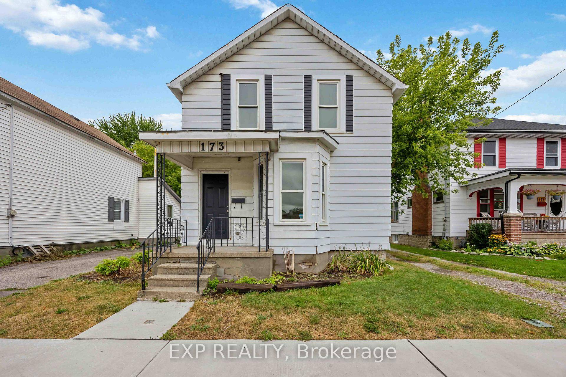 This beautifully renovated 2 storey home is perfect for families, first time buyers, or investors.