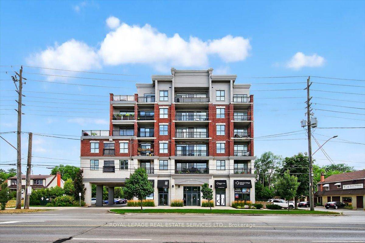 Welcome to 501 34 Plains Rd E, a bright and stylish 2 bedroom, 1 bathroom in a boutique condo building of just 41 units.