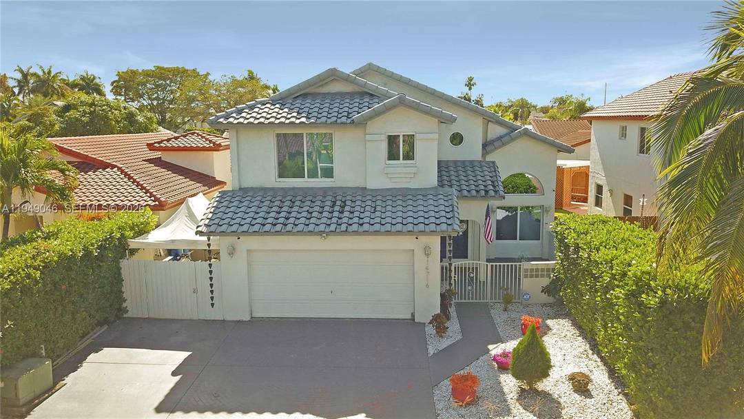 Gorgeous 5 Bed, 3 Bath Two Story Home with Saltwater Pool amp ; Luxury Upgrades !