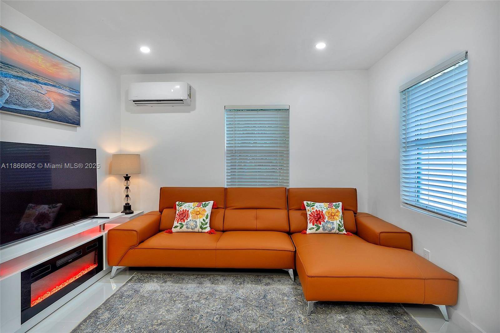 INVESTOR ALERT ! Fully Renovated Duplex in Fort Lauderdale s Edgewood !