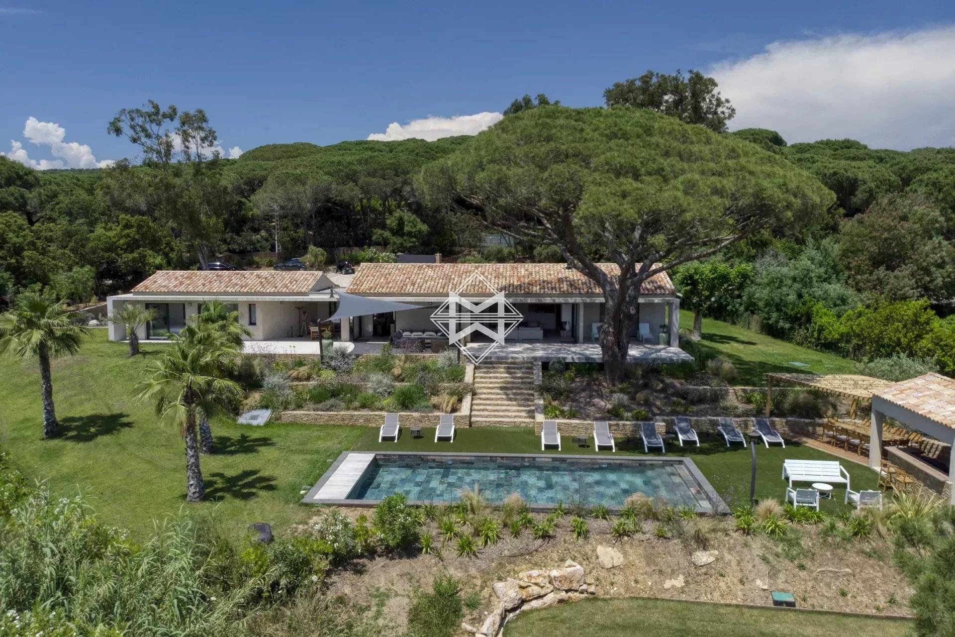 In the heart of the Ramatuelle countryside