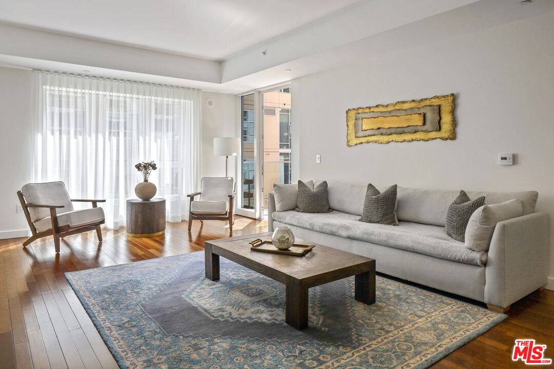 6250 Hollywood Blvd 1BR Hollywood Hills East La