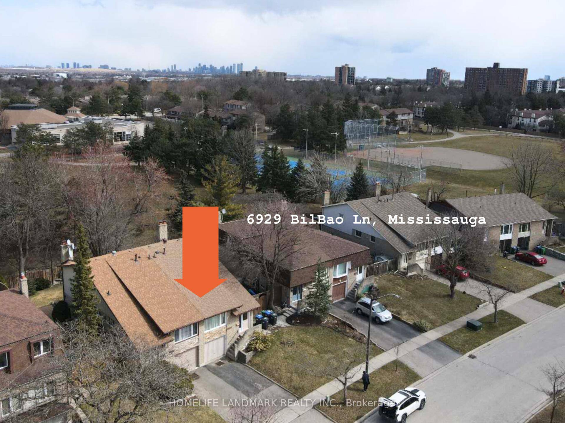 Marvelously Located 5 Level Backsplit On Quiet Cul De Sac Backing Onto Park Child Safe Street, Hardwood Floors On 3 Levels, Huge Deck 24'X24', Large Fenced Backyard, Door From Garage ...