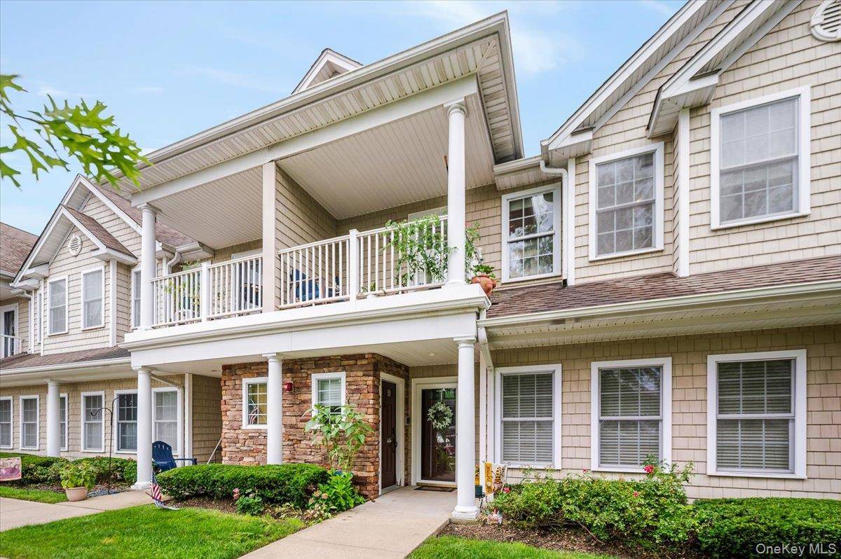 Desirable South Shore Villas built 2009 second floor unit offers an open floor plan with soaring ceilings a generous size living room a private deck excellent natural light kitchen with ...