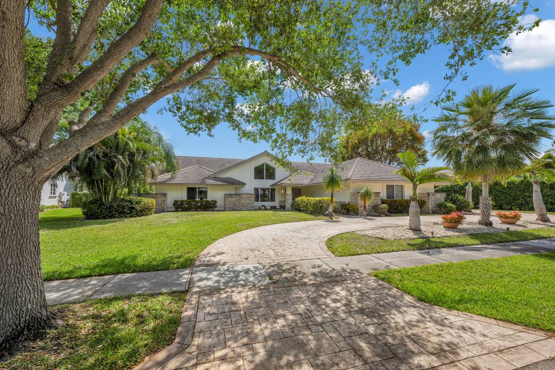Spacious single story 4BD 3BA gorgeous pool home in Woodfield Hunt Club, West Boca.