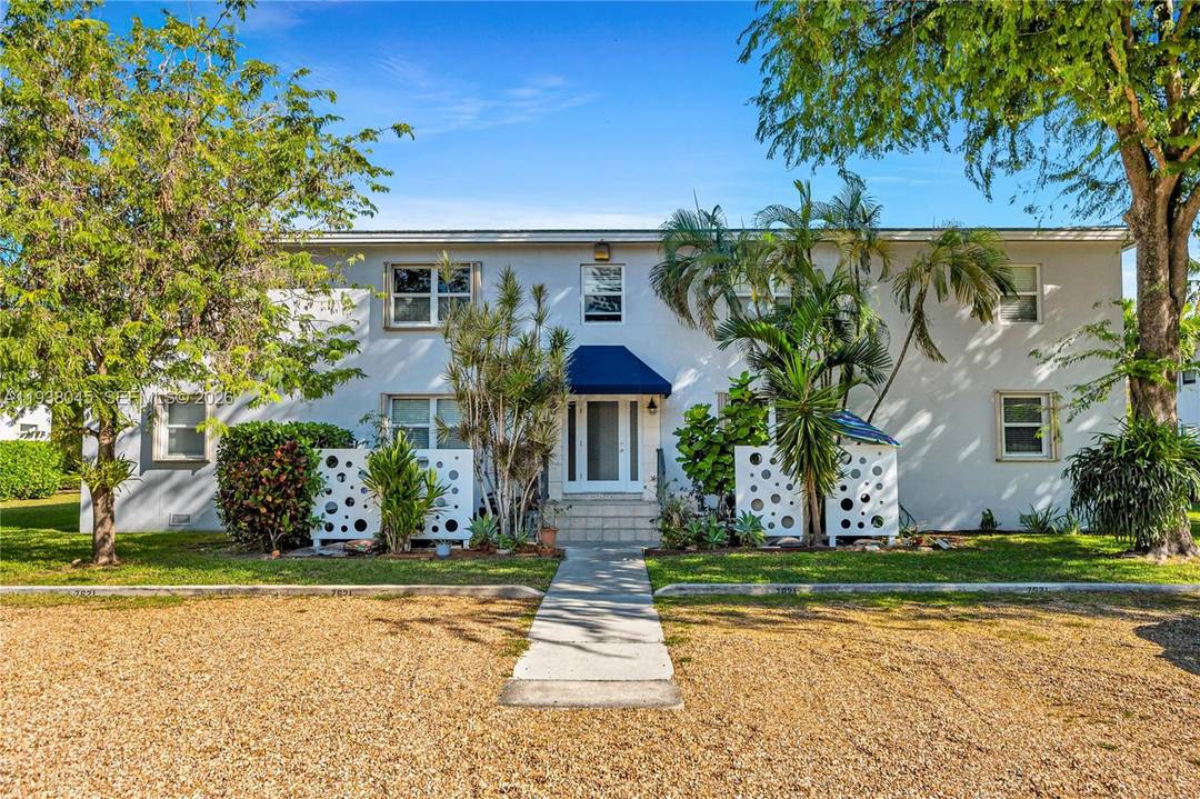 Affordable, spacious, tropical gem in South Miami.