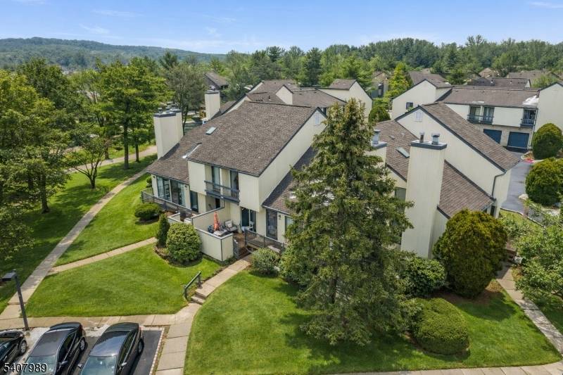 WELCOME TO THIS BEAUTIFULLY UPDATED 2 BED, 2.