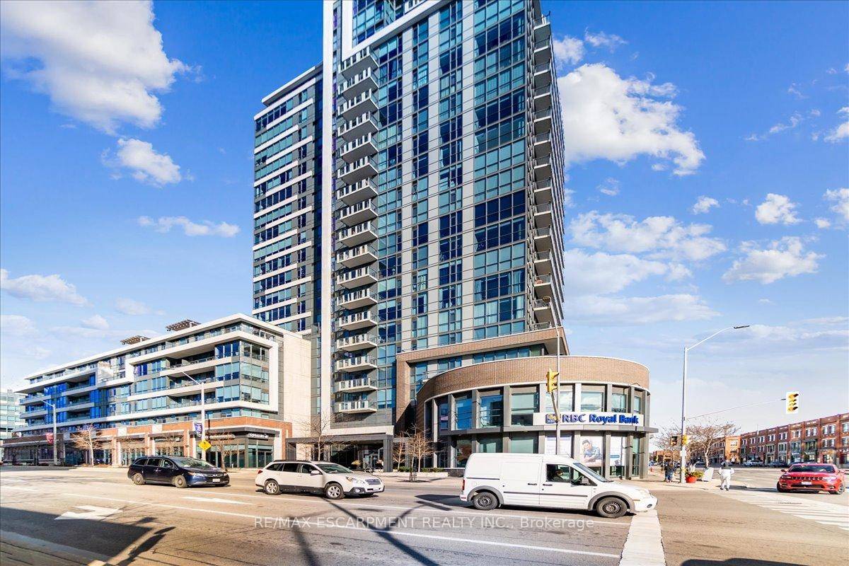 Welcome to North Shore, luxury living and true convenience located in the heart of Port Credit.