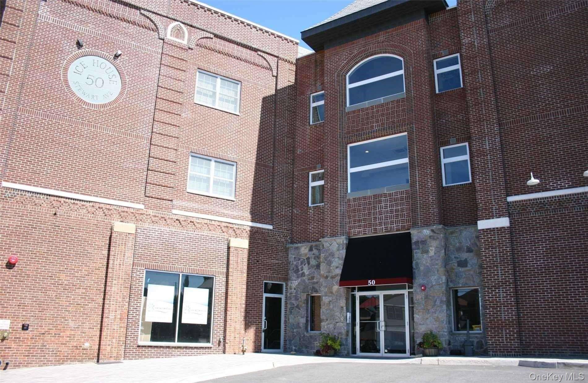 Luxury Apartment Building In The Heart Of Huntington Village.