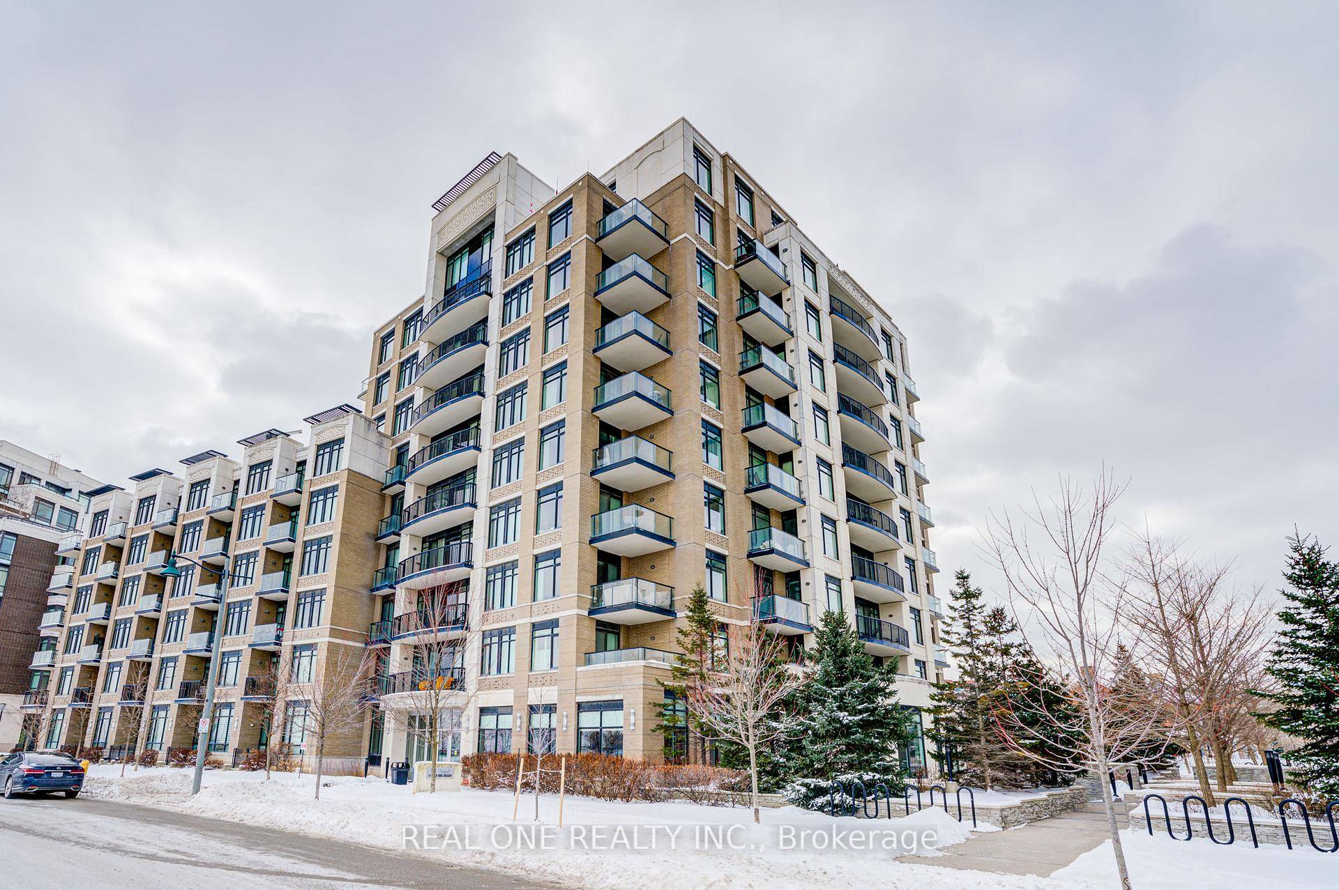 Absolutely Stunning amp ; Bright 1 Den 2 Bath Unit In Downtown Markham.