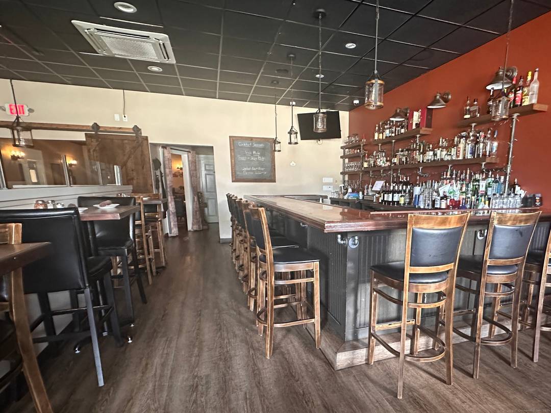 Turnkey Pizza Italian Restaurant Opportunity in the Heart of Waterbury, CT Don't miss this rare opportunity to own a successful, fully operational pizza and Italian restaurant located in the vibrant ...