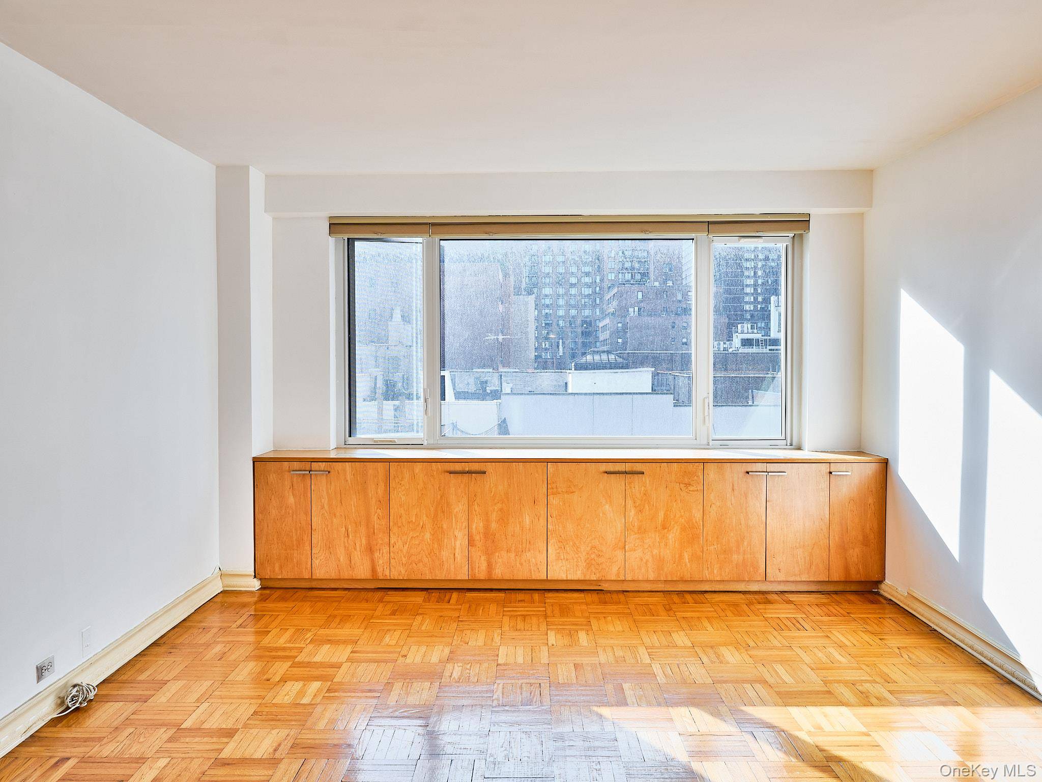Bright and Beautiful Two Bedroom at Sutton Place !