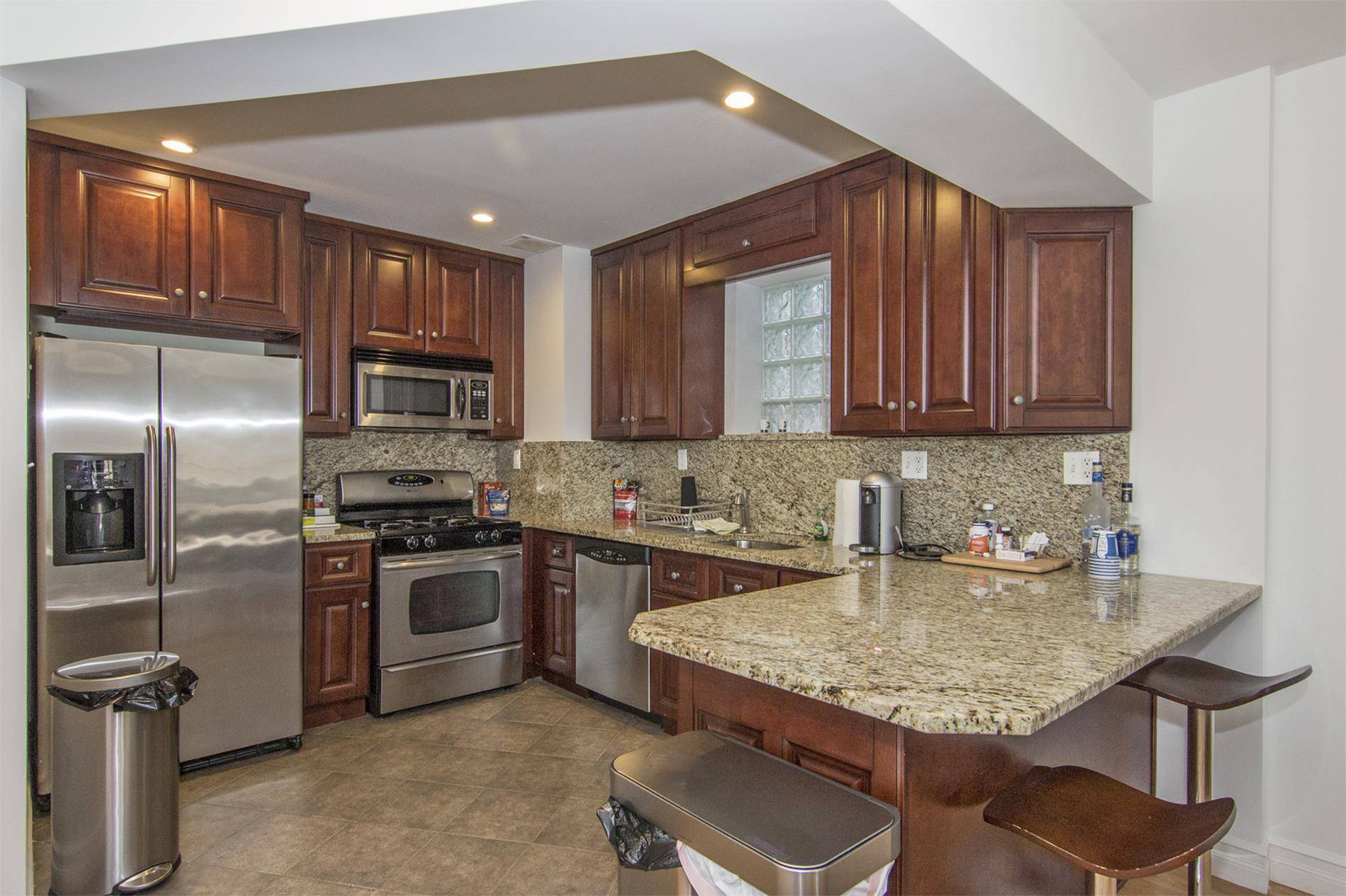 This Large 1 bedroom apartment is located in the heart of Astoria, steps away from o the N and Q trains 30th av, 15 minutes from Manhattan and footsteps away ...