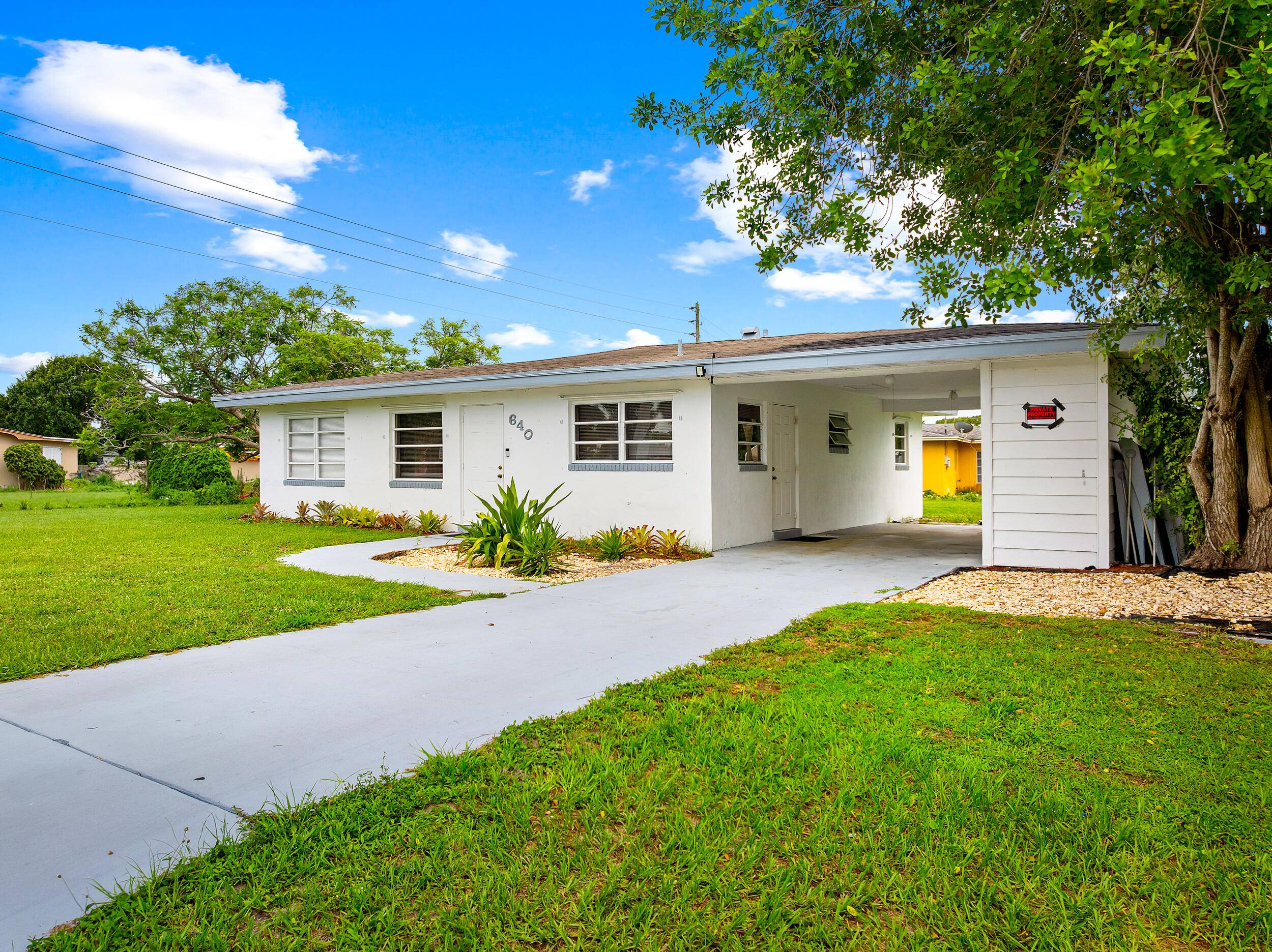 This beautifully maintained 3 bedroom, 1 bath home offers comfort, convenience, and value all in one !