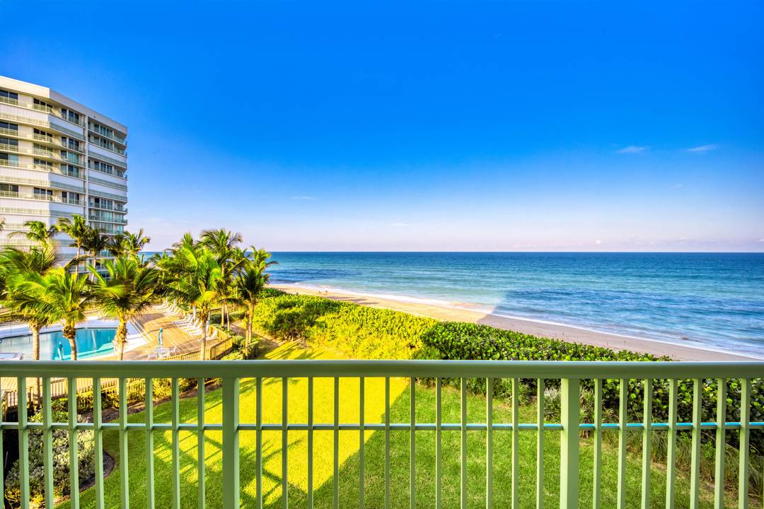 Live in permanent vacation at this ocean front condo !