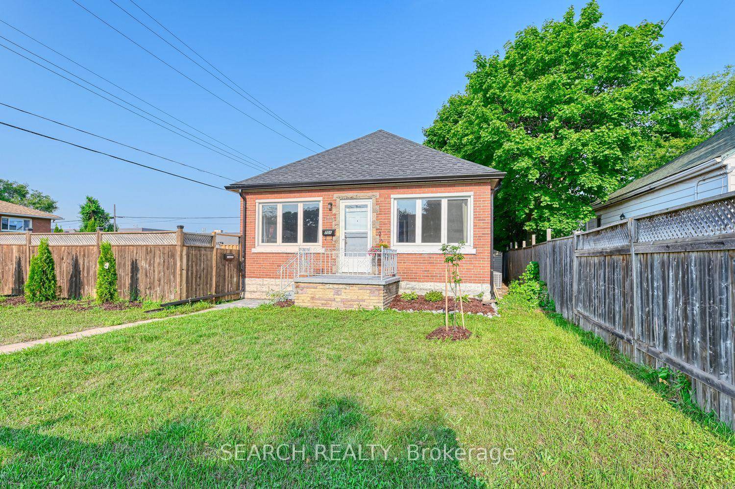 Spacious, bright and newly renovated main level unit in a well maintained, conveniently located home in Hamilton's East End.