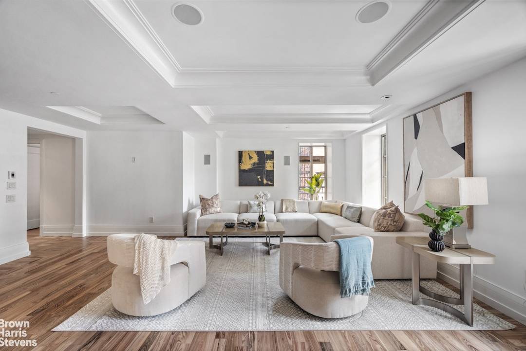 Recently repainted and the floors refinished, this beautifully designed, turn key quiet 3 bedroom, 3 bathroom residence at the landmarked Barbizon 63 Condominium offers the perfect blend of prewar elegance ...